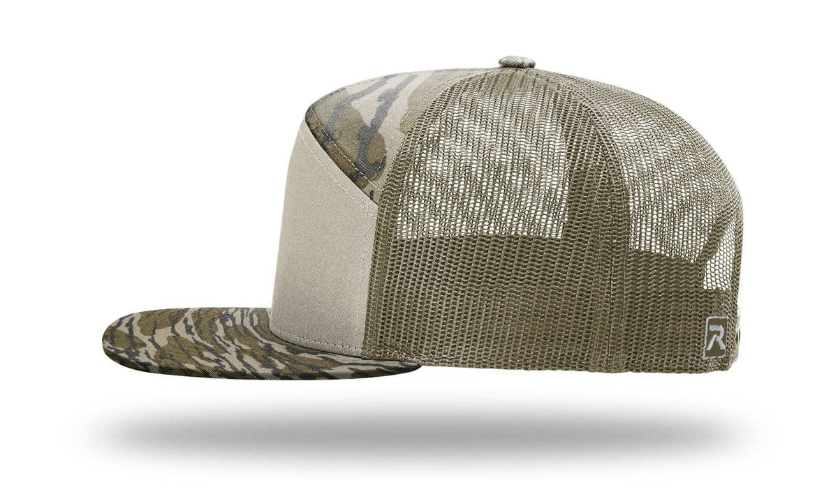 Richardson 168P Printed 7 Panel Trucker Hat: Realtree Advantage/Khaki