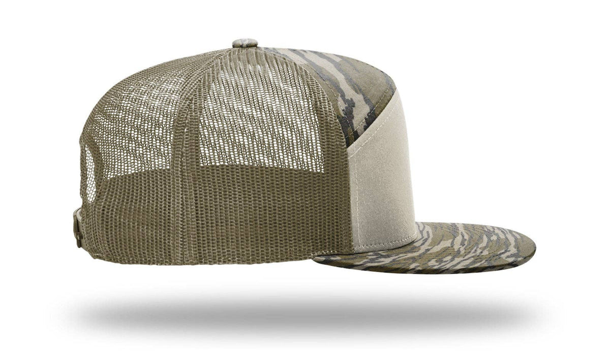 Richardson 168P Printed 7 Panel Trucker Hat: Realtree Advantage/Khaki