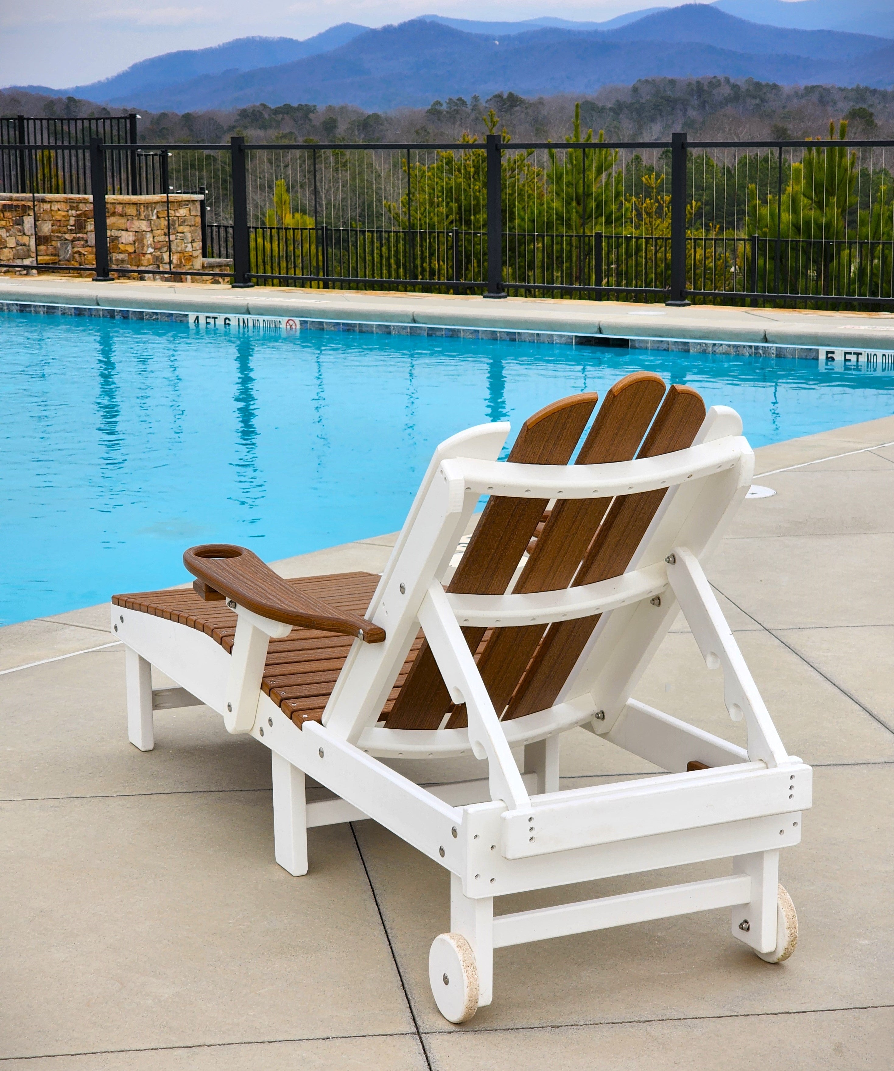 Amish Poly Chaise Lounge